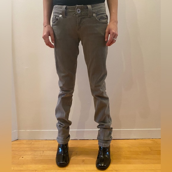 🔷Guess Gray jeans🔷 - Picture 5 of 6